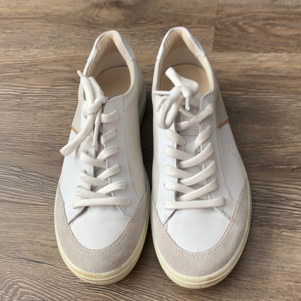 Ecco leather leisure sneaker in white/cream .